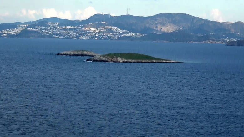 Η στιγμή που ανακοινώνεται σε έκτακτο δελτίων ειδήσεων η τουρκική πρόκληση στα Ίμια – Βίντεο